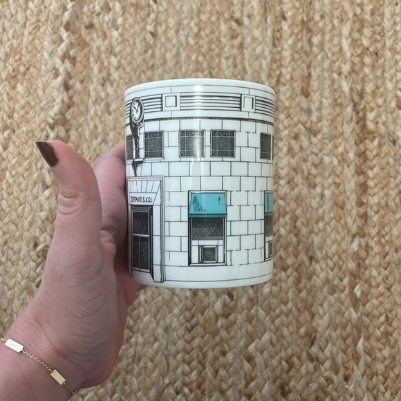 Tiffany & Co. Limited Edition 5th Avenue Fine Bone China Mug - Picture 4 of 5